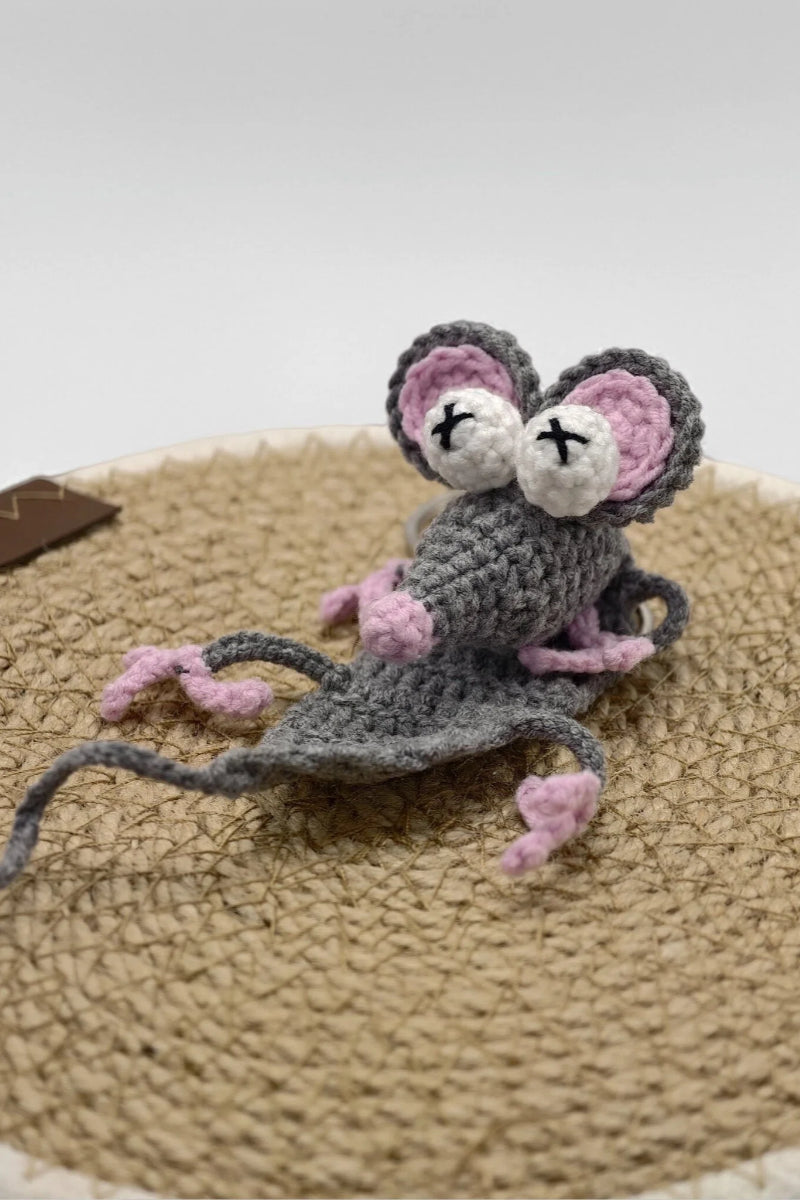 Niedlicher Großaugen-Maus-Häkel-Schlüsselanhänger